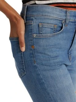Veronica Beard Carly High-Rise Stretch Kick-Flare Jeans 7 Veronica Beard Carly High-Rise Stretch Kick-Flare Jeans -Veronica Beard shop unnamed file 1194